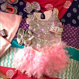 Winter Oneserland smash cake outfit